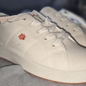 Tommy Bahama White Canvas Sneakers